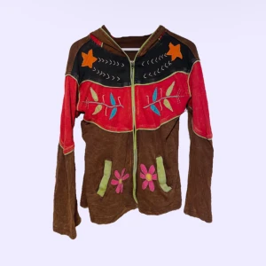 cool kofta  - jättecool och unik kofta, aldrig använd, köpt på myrorna🌈🌸🍃