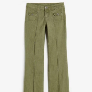 söker!!🌟 - söker dessa cargo pants från hm!! kontakta mig om ni har, pris och annat kan diskuteras!🌟🌟 strl 34!