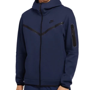 Nike tech fleece  - Säljer min Nike tech fleece då den inte har kommit till användning på länge. Den är i fint skick och är som ny. Den är i man modellen. 