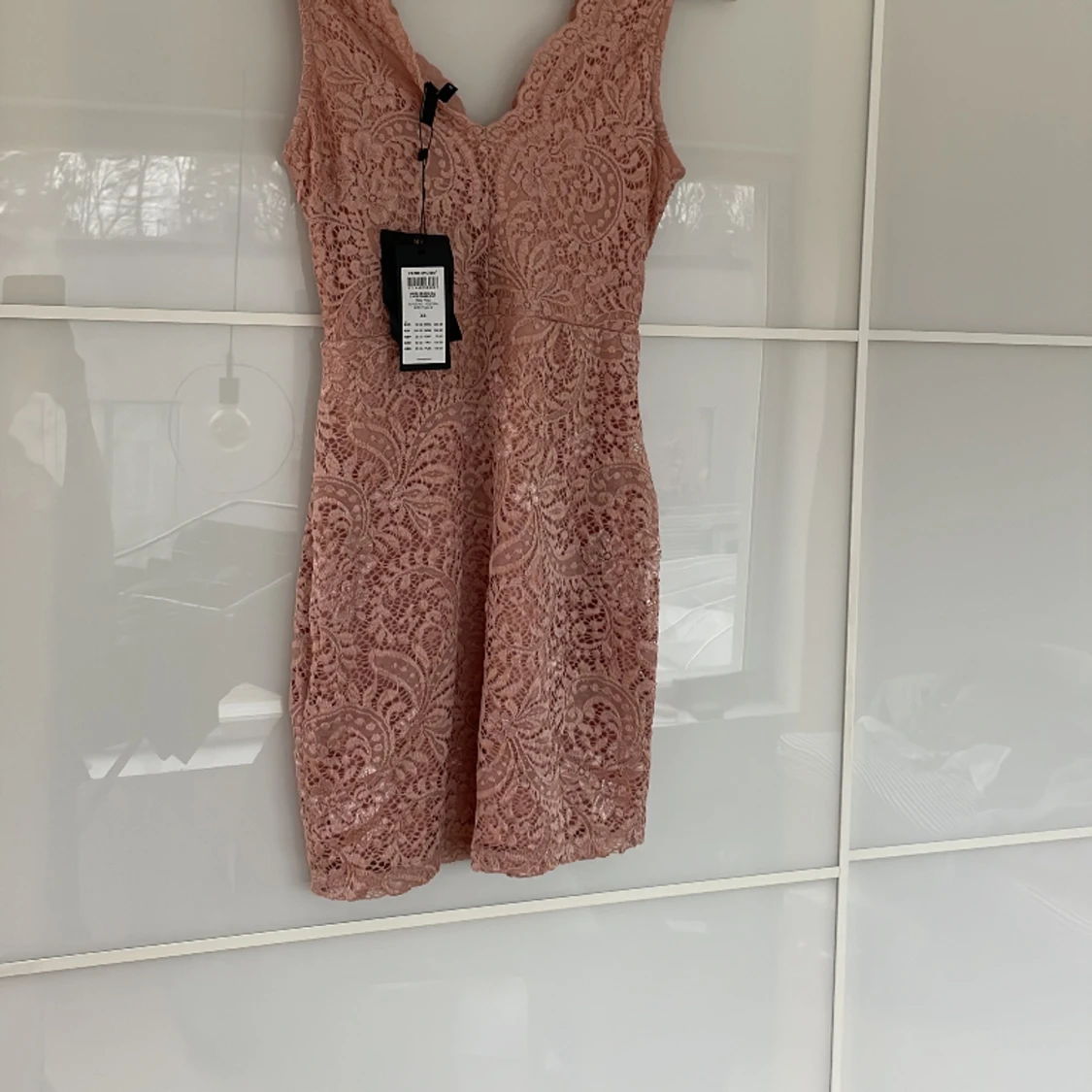 Oanvänd klänning från Vero Moda - 90