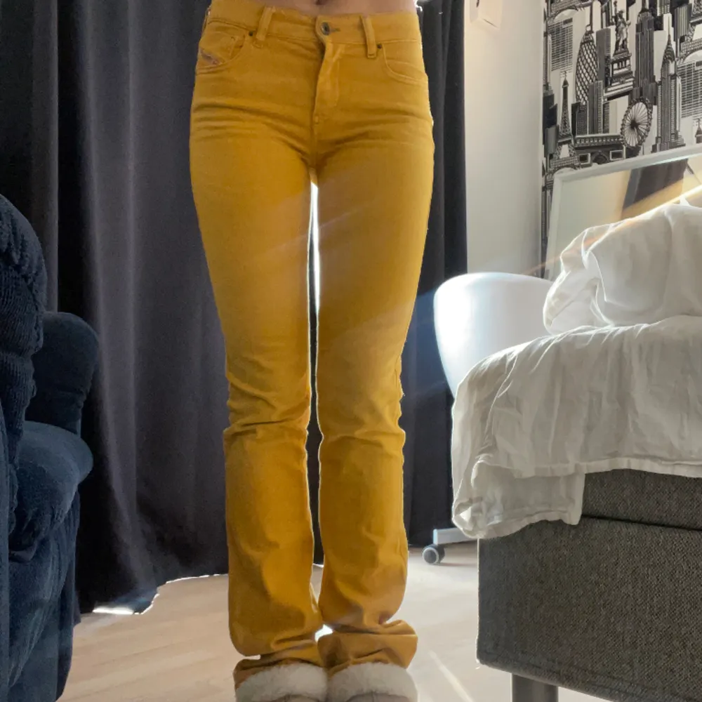 Bra skick❤️ Stretchiga Midjemått: 36cm Innebenslängd: 93cm (Jag är 175 cm lång). Jeans & Byxor.