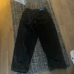 Big boys - Säljer dessa bigboys som har två hål vid fötterna men har gamla loggan