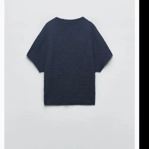 Topp från zara - Jätte fin topp från zara som inte kommer till användning 💕💕💕