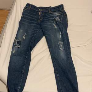 Dsquared2 jeans Storlek S/M  Inte använd (Nyskick)