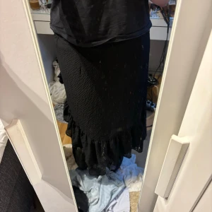 Lång Kjol - Aldrig använd, jag är 178 och den är lite kort på mig 🤍