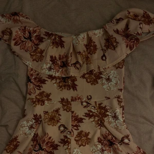 Fin, oanvänd sommardress! - Klänning med inbyggda shorts, smart för en mer aktiv sommar🤗