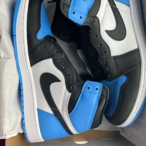 Air jordan 1 RETRO HIGH OG - Helt nya, aldrig andvänds. Stolek: 42.5 Kvitto finns