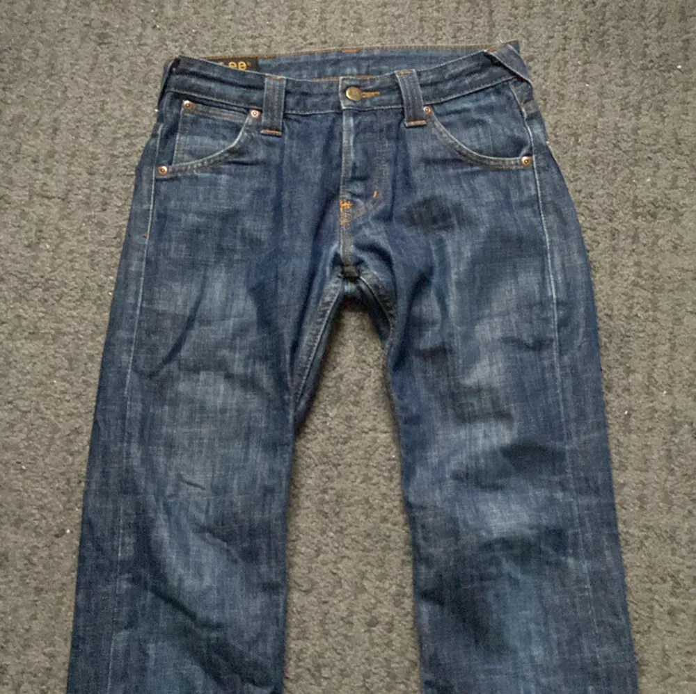 Väldigt snygga Lee jeans i jätte bra skick helt nya. Jeans & Byxor.