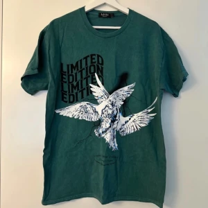 Mönstrad tshirt - Aldrig använd, oversized 