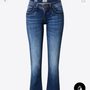 Säljer dessa snygga jeans från ltb i modellen valerie. Storlek 26/30💕