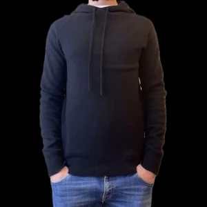 Tiger of Sweden hoodie - Säljer nu denna tiger of Sweden hoodie stickad i fint skick. Storlek S. Bara att skriva om du har några frågor!