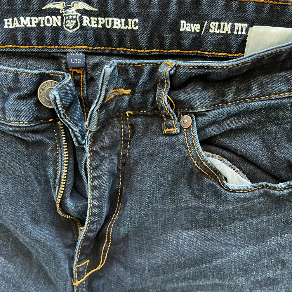 Jeans Hampton Republic som nya, använda några ggr. Storlek W33L32 Slim fit . Jeans & Byxor.