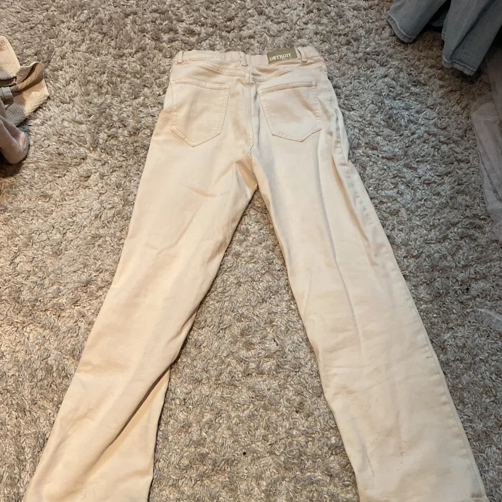 Mina gamla jeans som jag tyvär blivit för små för mig  . Jeans & Byxor.