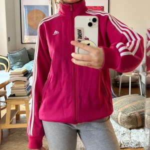 Adidas zip up!  - Rosa adidas zip up tröja! Passar xs-m! Bra skick💋