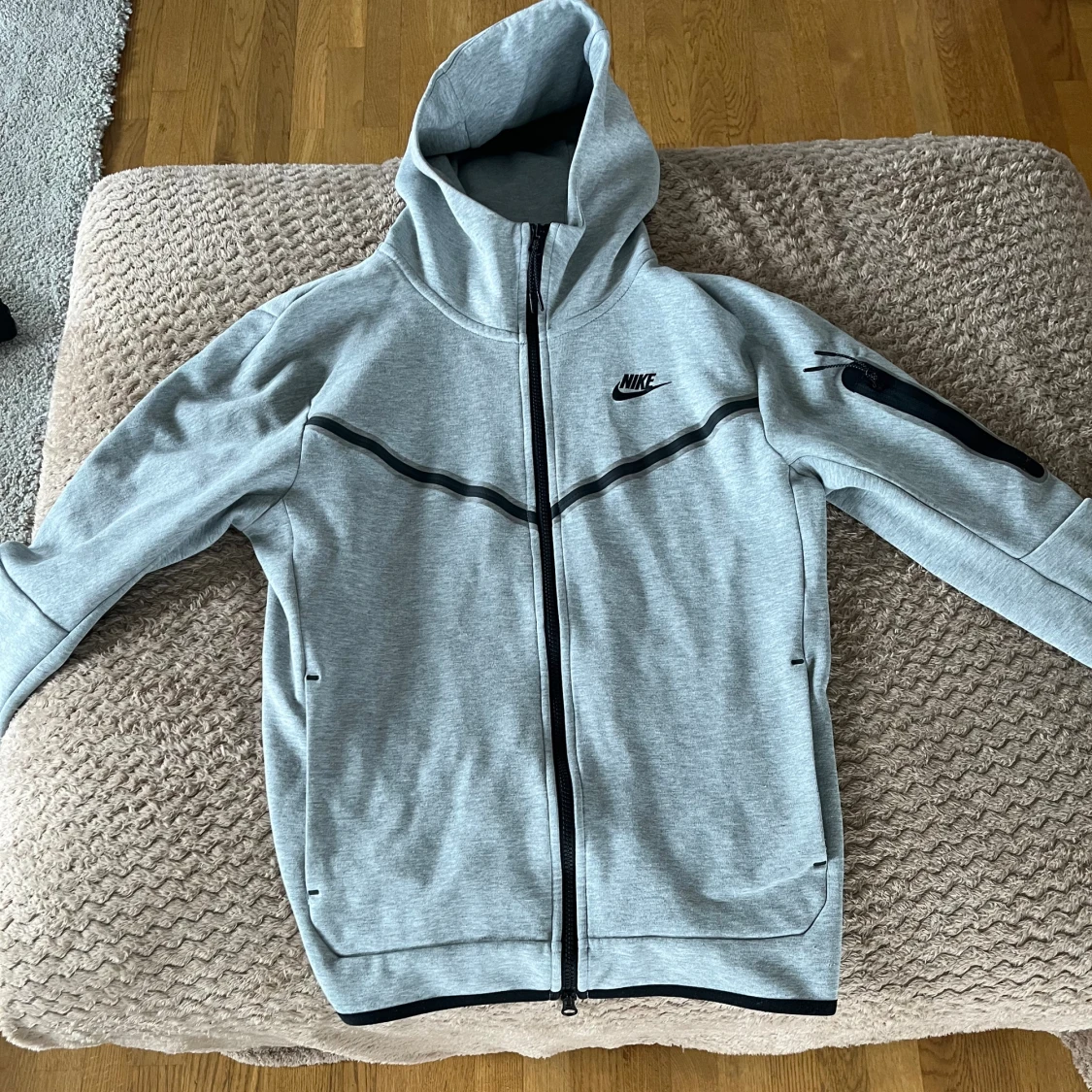 Nike tech fleece grå
