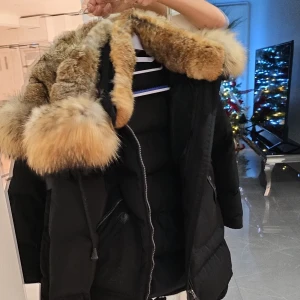 Cedrico jacka - Cedrico päls jacka helt nyskick endast använd 3 gånger, köpt för 8000 tusen kr