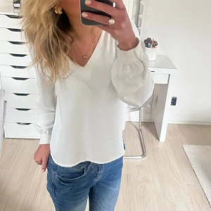 Blus - så söt blus som inte längre används, tryck gärna köp nu!🙏🏼💕