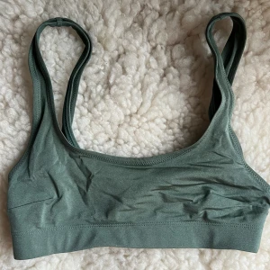 Bikinitopp - Bikiniöverdel från hm!💚