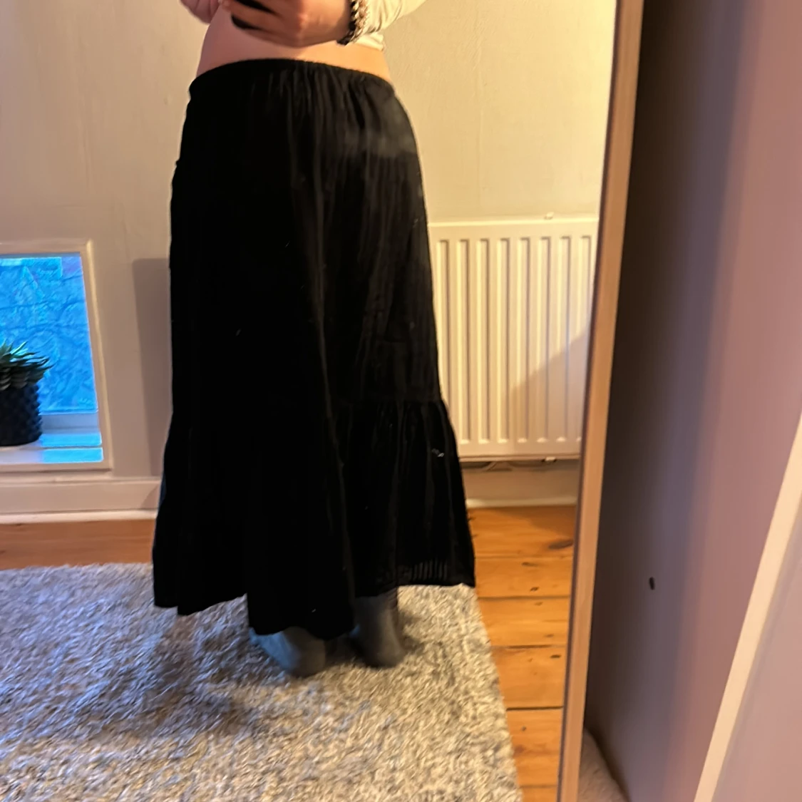 Svart lång kjol  - 91