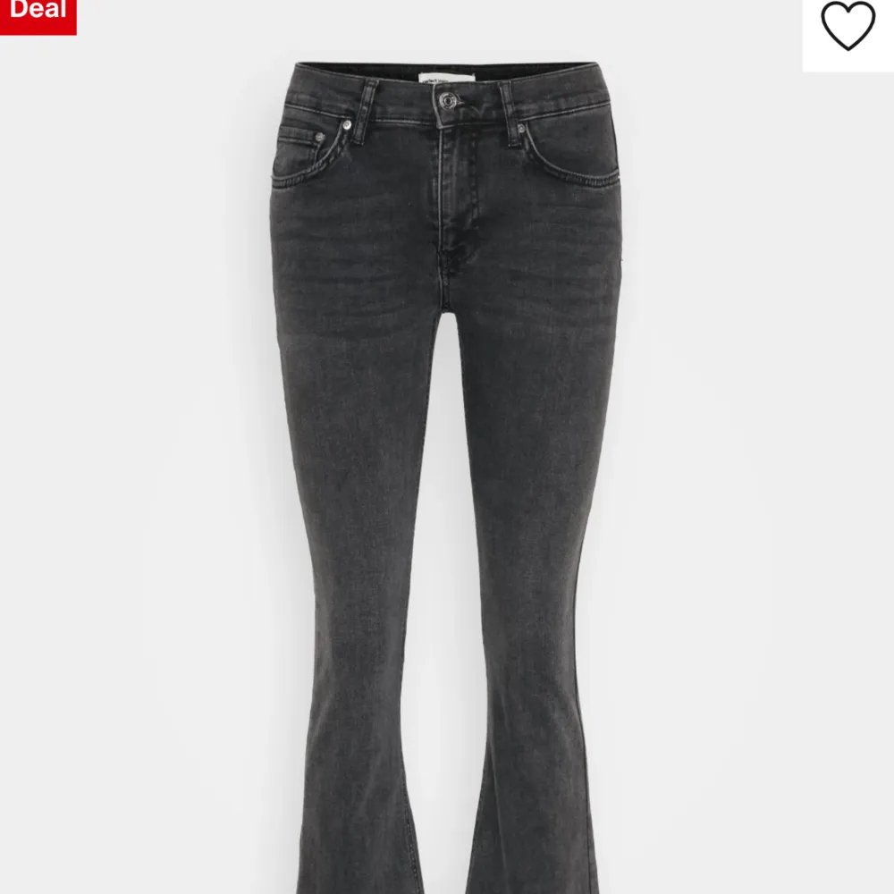 Jeans från Gina, super fina väl använda men inget som är synligt🥰. Jeans & Byxor.