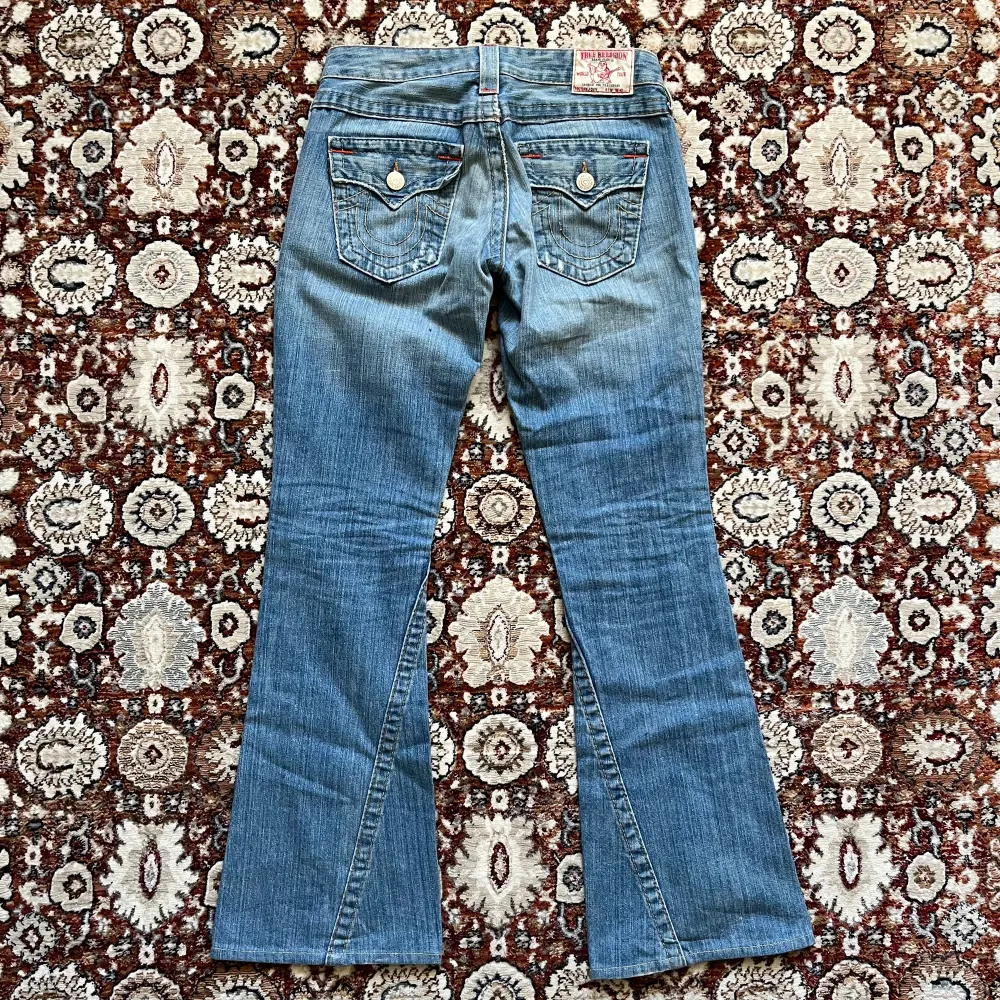 Vintage Condition  Size: 26 / Small  Measurements:	 waist width 37cm rise	19cm inseam	79cm Hemwidth	24cm. Jeans & Byxor.
