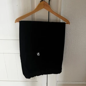 Poetic Collective Sculptor byxor - Storlek L. Nästintill nya (avända 1-2 gånger )