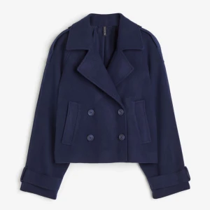 Blå skepparkavaj - En jättefin marinblå skepparkavaj, jättefint skick, nästan aldrig använd. 