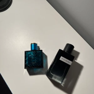 Versace Eros x ysl y  - Säljer mina två parfymer då de inte kommer till användning längre.  De är perfekta som första parfymer till kollektionen.  Ysl y edp 70-80 ml kvar  Versace Eros edt 15-20 ml kvar 
