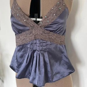 Y2k blus linne - Säljer denna Såå fina toppen, köpt secondhand🪩🤍💕