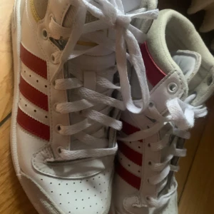 As söta adidas skor  - Säljer då as söta adidas skor Tyvär de kommer ej till användning längre ❤️