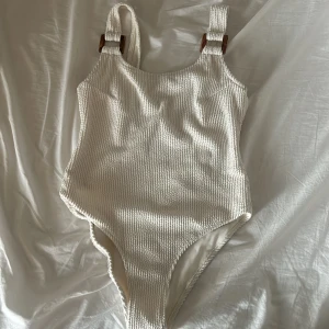 Baddräkt - Utsåld snygg baddräkt, aldrig anvönd💕