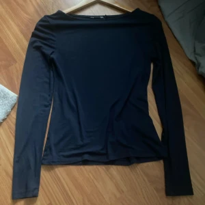 Tajt tröja - Långärmad marinblå tajt tröja från Lager 157💞💞 bra skick