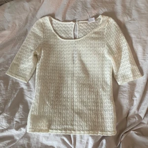 Vit topp - Vit topp/blus. 