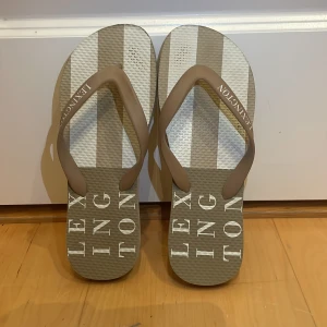 Lexington flipflop - As snygga lexington flipflop💗 använda fåtal gånger och väldigt bra skick🤩står ej nån storlek men passar stl 37-39 