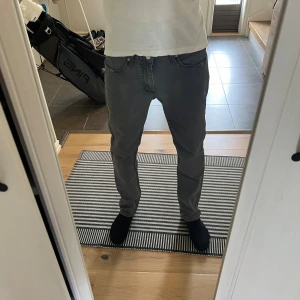 Acne jeans - Acne jeans köpta för många år sen men fortfarande ganska bra skicka. Storlek 29:30. 