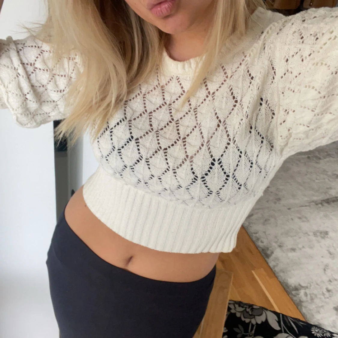 Vit stickad croppad tröja från Bik Bok