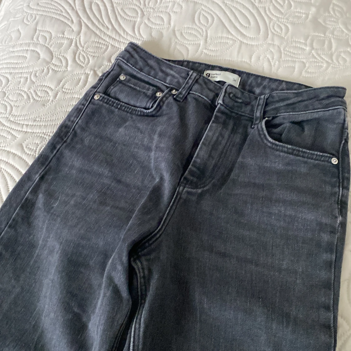 Grå jeansbyxor - 90