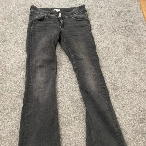 Gina jeans - Säljer mina Gina jeans då de inte kommer till användning eftersom de e alldeles för långa för mig💘inga defekter 