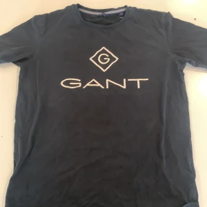 Gant t-shirt  - Gant t-shirt som är väldigt skön som tyvärr har blivit för liten  Nypris 250kr Säljs för 49kr