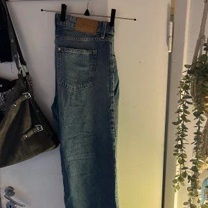Mid waist jeans - Mid waist jeans från HM🤍 Modellen ”Baggy Wide loose fit mid waist”