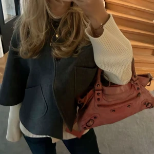 Kortärmad Kappa - Söker efter en kortärmad kappa i storlek M-L kontakta mig privat gärna🥰