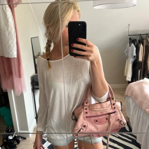 Trekvartsärmad tröja - Jättefint skick💞⭐️ storlek L men passar mig som vanligtvis har xs/s