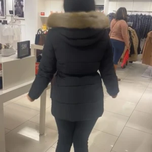 Vinterjacka  - Säljer min sköna Michael kors jacka som är köpt i Tanger outlets i Orlando, USA. Mycket bra skick. Nypris: 3899kr. Pris kan diskuteras vid snabbaffär.