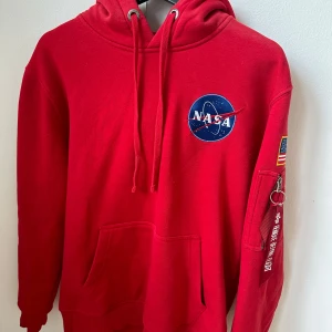 Tjocktröja Alpha Industries - Fint skick. Strl M