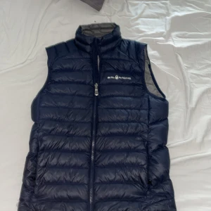 Sail racing bäst - Strl s Skick nyskick inköpt som endast använd fåtal gånger Dm för mer frågor eller bud