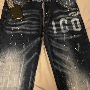 dsquared2 Jeans - Hält Oanvända dsquared2 Jeans som inte passar mig tyvärr 
