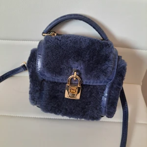 Väska  - Dolce Gabana liknande väska i ny skick.