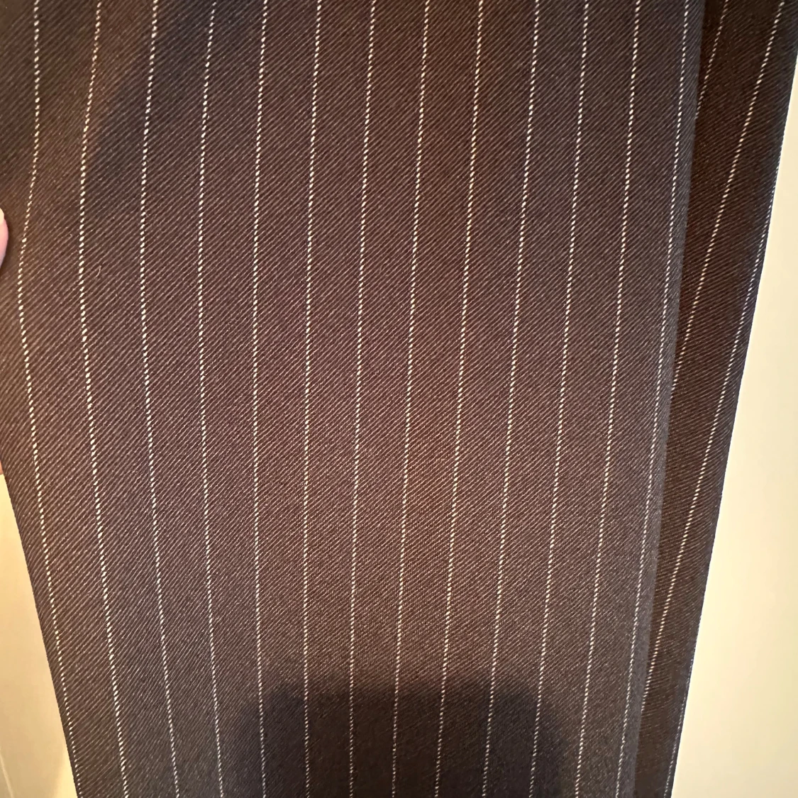 Svarta randiga kostymbyxor i storlek M - 91