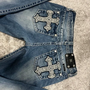 Miss me jeans - Använt få gånger, helt äkta, Riktigt bra skick, inget som är sönder eller liknande.💘💘