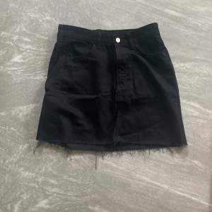 Svart jeans kjol  Stl 34 